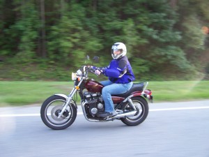 100_3009 Honda CB550SC Nighthawk running on the freeway. Not bad for a $300 bike!